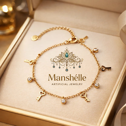 Manshélle - Golden Key Charm Bracelet