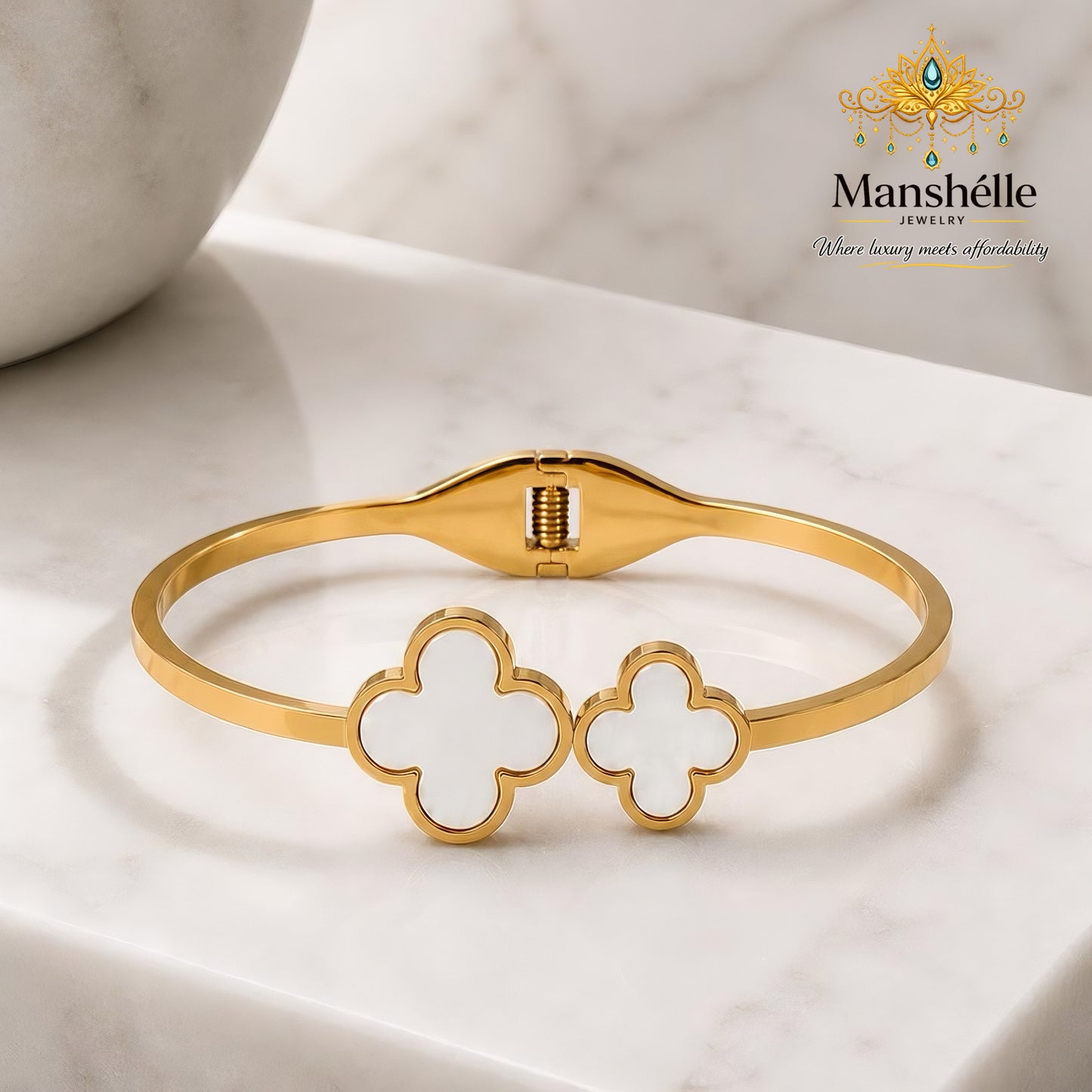 Manshélle Ivory Clover Luxe Bangle Bracelet
