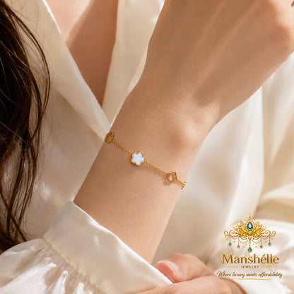 Manshélle Étoile Clover Charm Bracelet